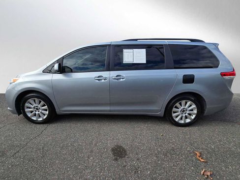 Used 2014 Toyota Sienna Limited image 6
