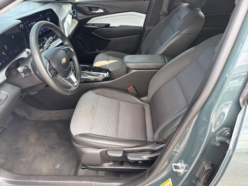 Used 2025 Chevrolet Trax LT w/ Driver Confidence Package FWD image 10
