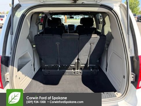 Used 2016 Dodge Grand Caravan SE FWD image 16