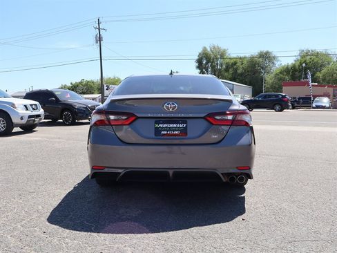 Used 2023 Toyota Camry SE FWD image 4
