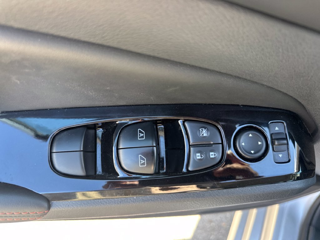Certified 2025 Nissan Altima 2.5 SR AWD/4WD image 40