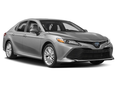 Used 2020 Toyota Camry XLE image 7