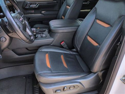 Used 2025 GMC Sierra 1500 AT4 w/ Technology Package AWD/4WD image 23