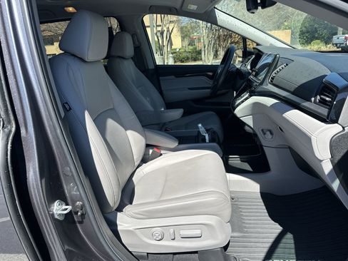 Used 2024 Honda Odyssey Touring image 22
