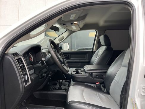 Used 2017 RAM 2500 Tradesman w/ Chrome Appearance Group image 11