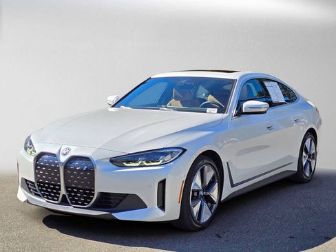 Used 2023 BMW i4 eDrive35 w/ Premium Package RWD image 7
