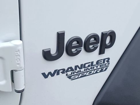 Used 2021 Jeep Wrangler Unlimited Sport AWD/4WD image 6