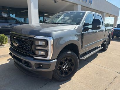 New 2026 Ford F250 Lariat w/ Black Appearance Package