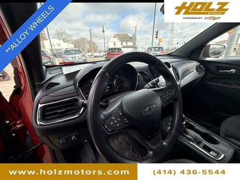 Certified 2022 Chevrolet Equinox RS w/ Infotainment Package image 11