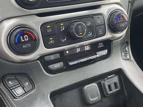 Used 2019 GMC Yukon XL SLT w/ Open Road Package AWD/4WD image 29