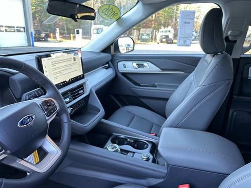 New 2026 Ford Explorer Active w/ Active Comfort Package image 10