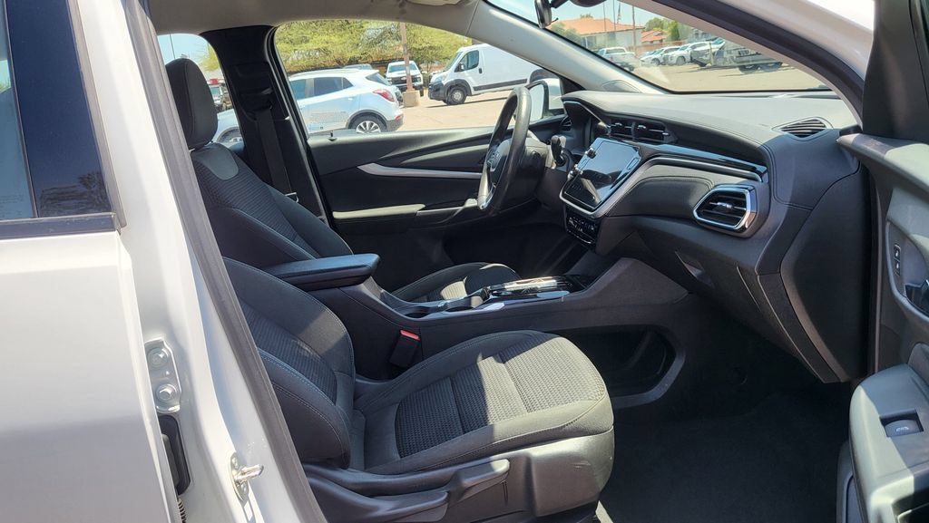 Used 2023 Chevrolet Bolt EUV LT FWD image 19