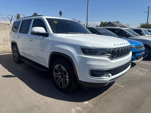 Used 2022 Jeep Wagoneer Series III RWD image 1