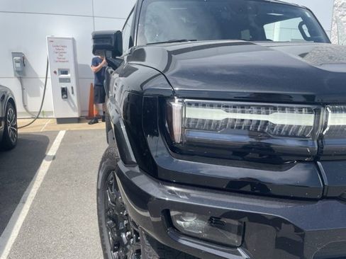 New 2025 GMC Hummer EV 2X image 9