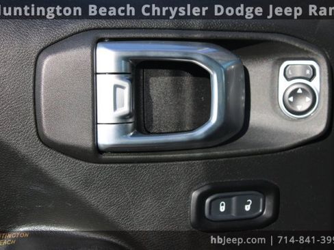Used 2021 Jeep Wrangler Unlimited Sport image 11