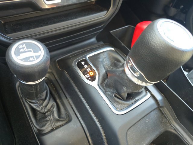 Used 2020 Jeep Wrangler Sport AWD/4WD image 17