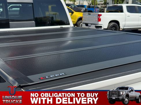 Used 2018 GMC Sierra 2500 Denali w/ Duramax Plus Package AWD/4WD image 9