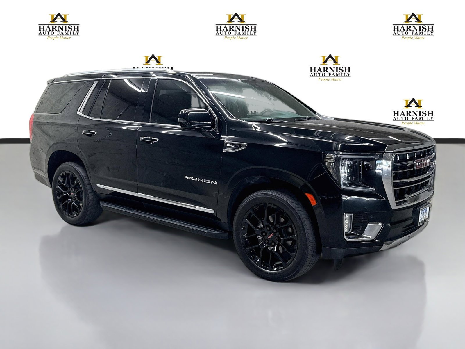 Used 2022 GMC Yukon SLT w/ SLT Premium Package AWD/4WD image 3