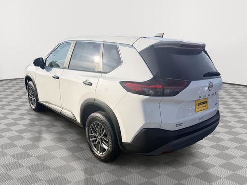 Used 2023 Nissan Rogue S AWD/4WD image 3