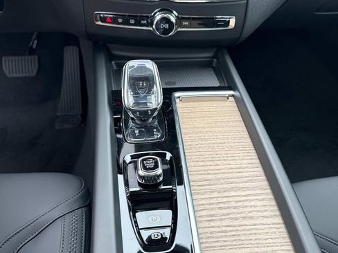 New 2026 Volvo XC60 B5 Plus w/ Climate Package image 24