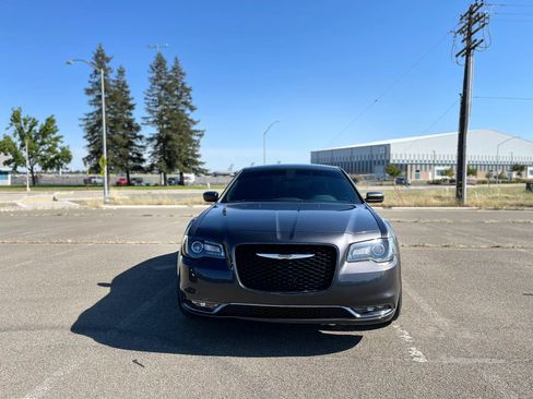 Used 2018 Chrysler 300 S AWD/4WD image 2