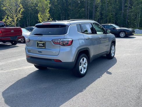 Used 2020 Jeep Compass Latitude w/ Popular Equipment Group AWD/4WD image 7