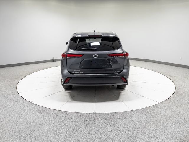 Used 2022 Toyota Highlander XLE AWD/4WD image 33