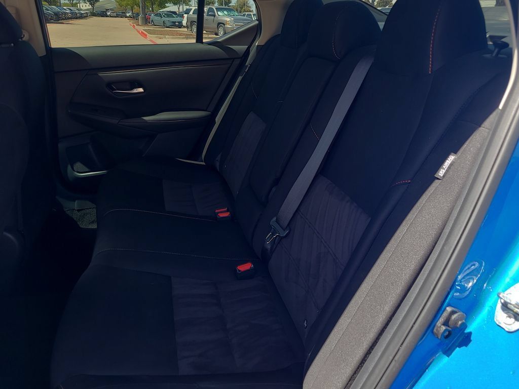 Certified 2025 Nissan Sentra SR FWD image 10
