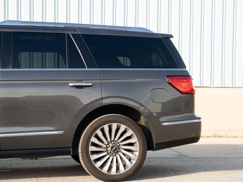 Used 2018 Lincoln Navigator Reserve w/ Technology Package image 8