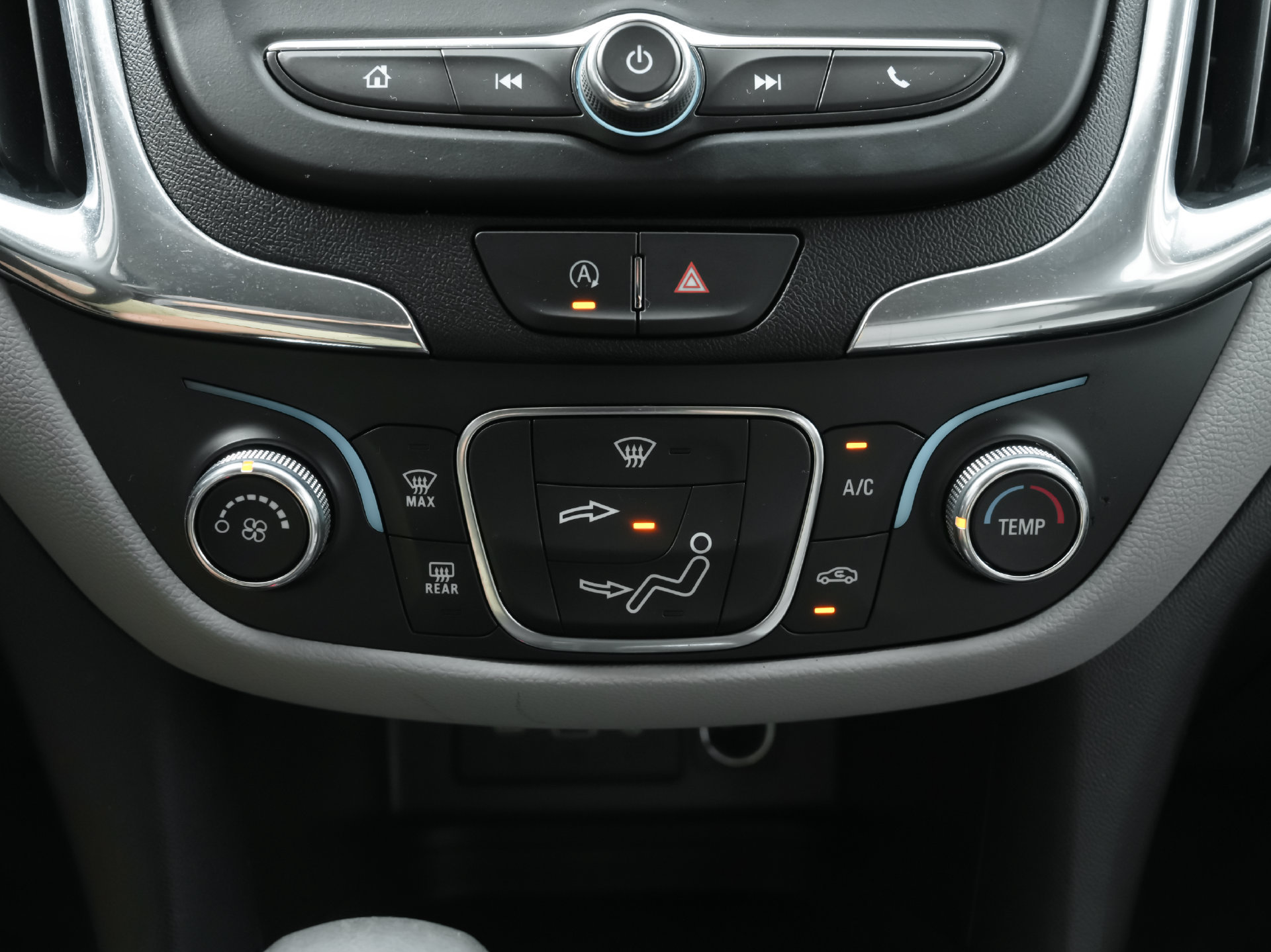 Used 2023 Chevrolet Equinox LS FWD image 16