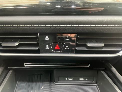 New 2026 Volkswagen Atlas SE image 14