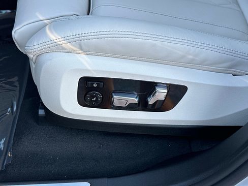 New 2026 BMW X5 sDrive40i image 17