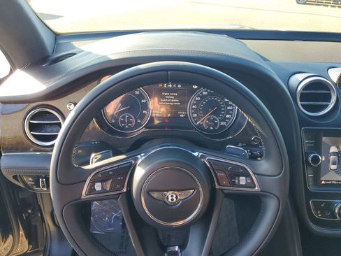 Used 2019 Bentley Bentayga AWD/4WD image 28