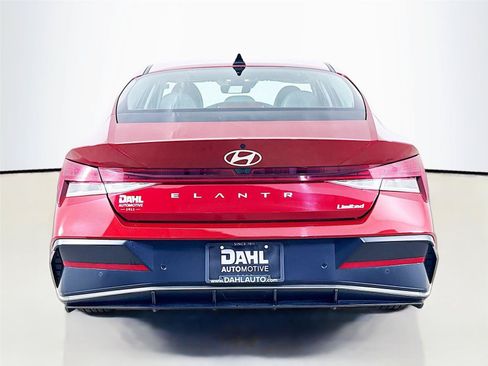 Used 2024 Hyundai Elantra Limited FWD image 12
