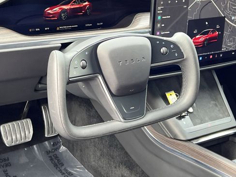 Used 2021 Tesla Model S Plaid image 14