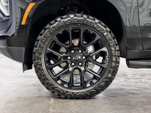 Used 2025 Chevrolet Tahoe RST w/ Comfort Package AWD/4WD image 9