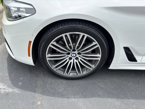 Used 2019 BMW 530i w/ M Sport Package RWD image 28