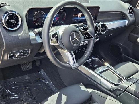 Used 2026 Mercedes-Benz GLB 250 image 10