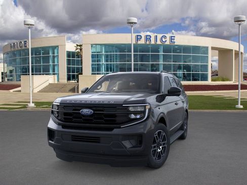 New 2025 Ford Expedition Active image 2