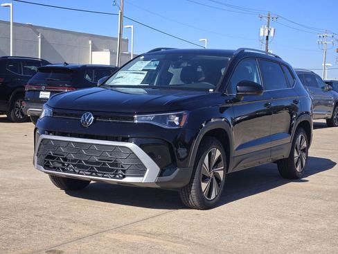 New 2026 Volkswagen Taos SE AWD/4WD image 2