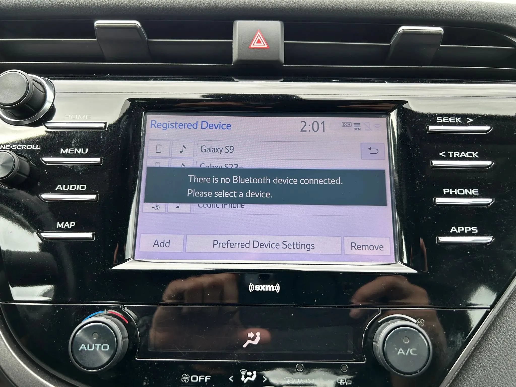 Used 2020 Toyota Camry SE w/ Convenience Package FWD image 21