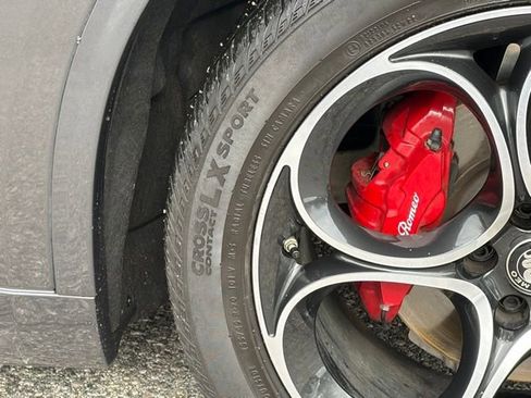 Used 2023 Alfa Romeo Stelvio Ti image 13