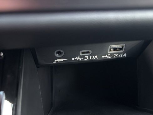 New 2025 Subaru Outback Limited image 24