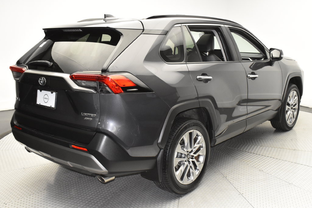 Used 2022 Toyota RAV4 Limited AWD/4WD image 5