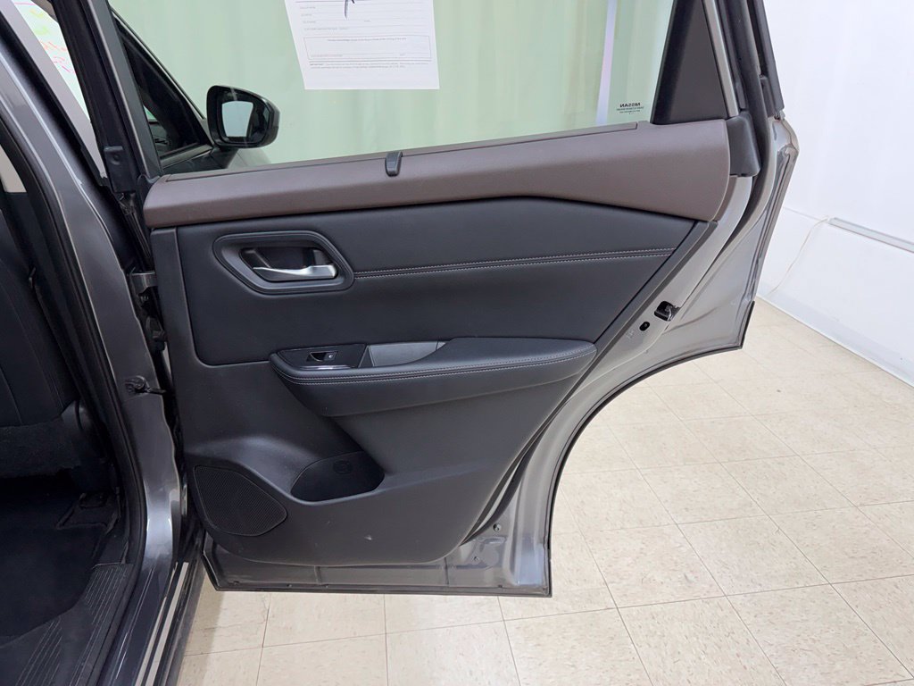 Used 2023 Nissan Rogue SV w/ SV Premium B Package AWD/4WD image 12