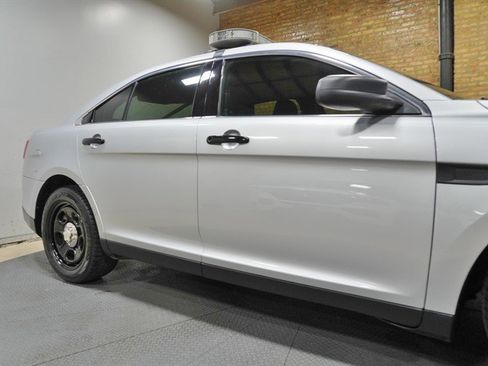 Used 2018 Ford Taurus Police Interceptor AWD image 9
