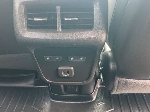 Used 2020 Chevrolet Equinox Premier image 19