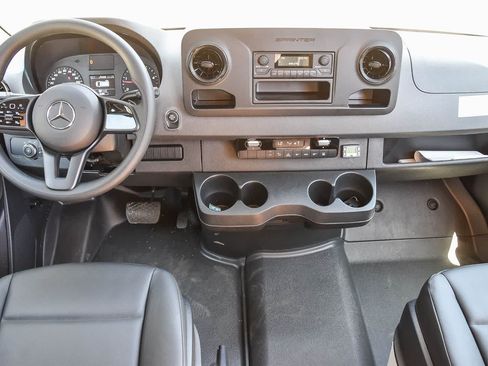 Used 2021 Mercedes-Benz Sprinter 2500 image 15