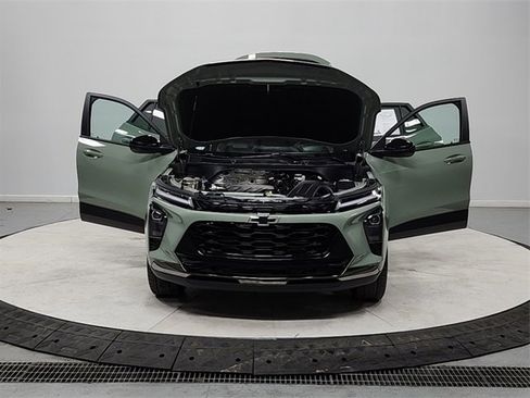 Used 2024 Chevrolet Trax ACTIV w/ Driver Confidence Package image 10