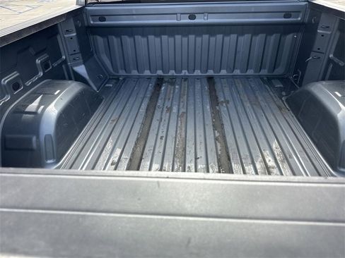 Used 2025 Chevrolet Silverado 1500 LT image 24